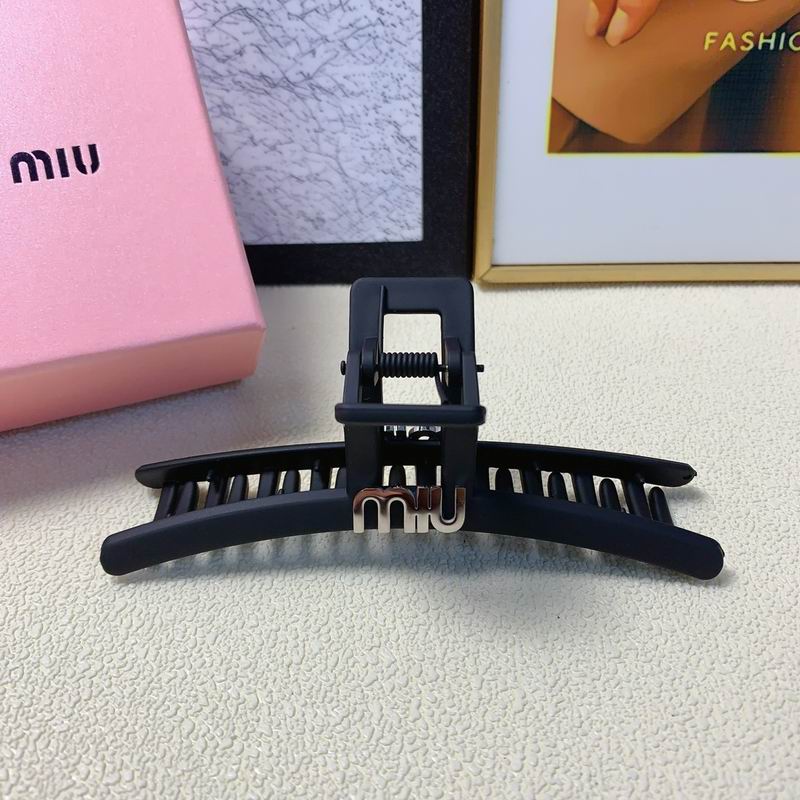 MiuMiu Hair Grab Clip 12lyx3 (1)